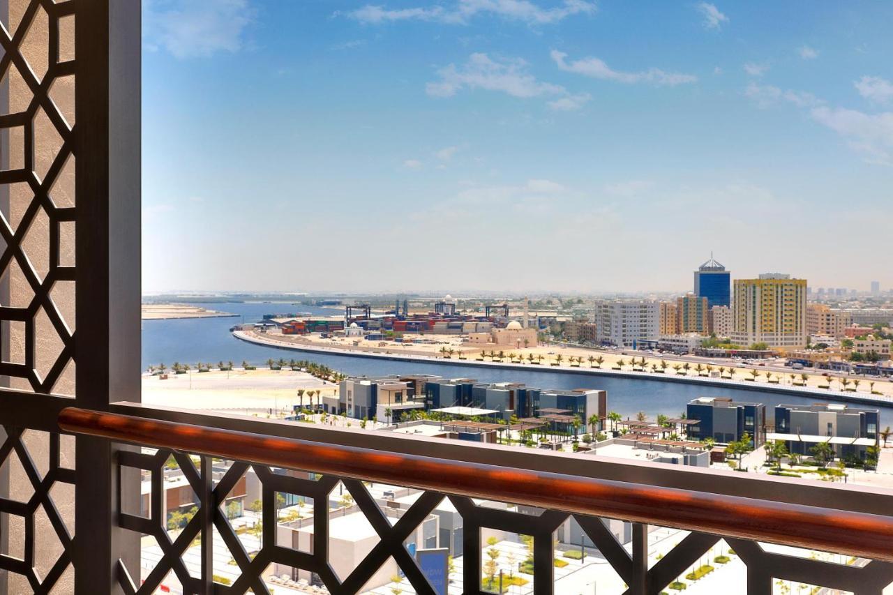 Ajman Saray, A Luxury Collection Resort, Ajman Ngoại thất bức ảnh View of the port of Suez