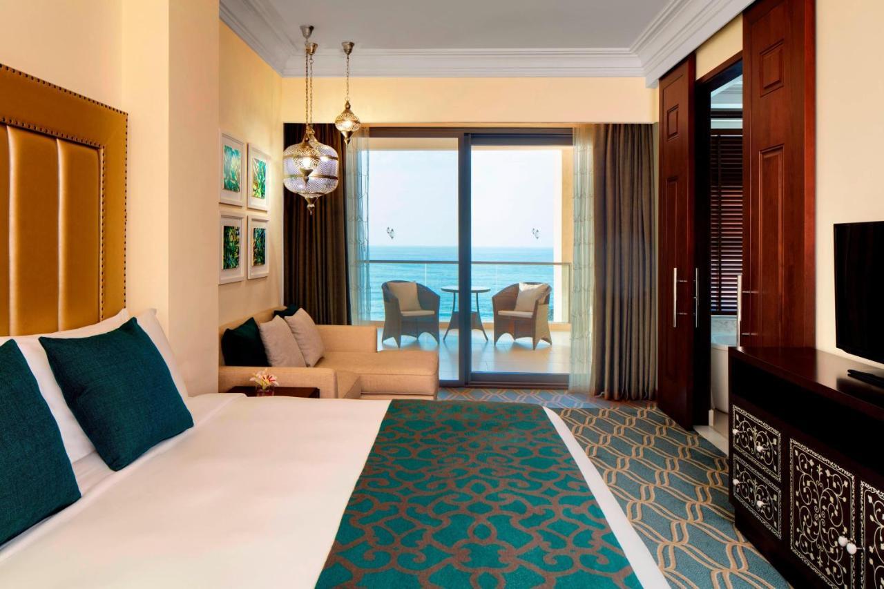 Ajman Saray, A Luxury Collection Resort, Ajman Ngoại thất bức ảnh A guest room at the Jumeirah Beach Hotel