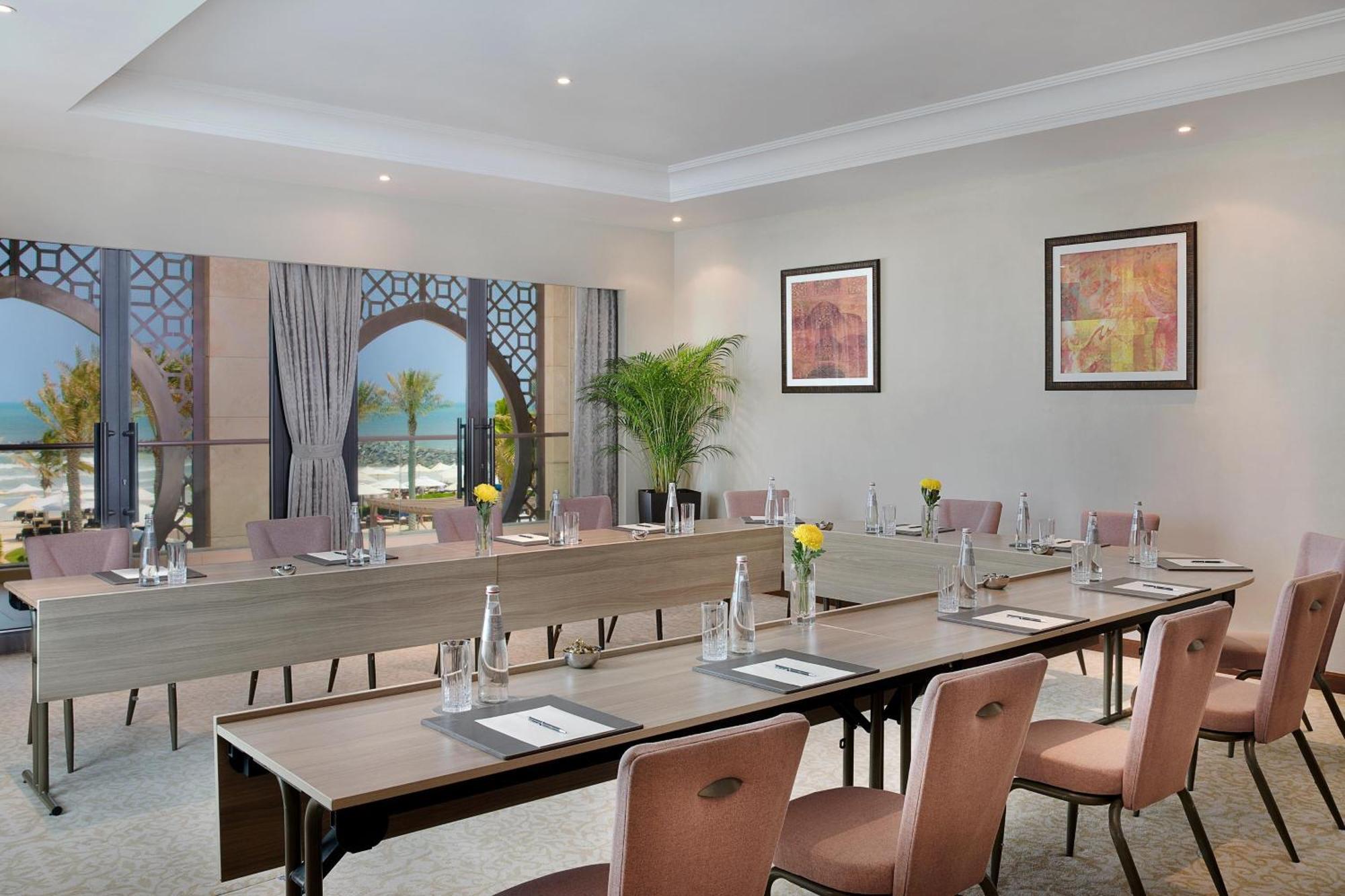 Ajman Saray, A Luxury Collection Resort, Ajman Ngoại thất bức ảnh Meeting room