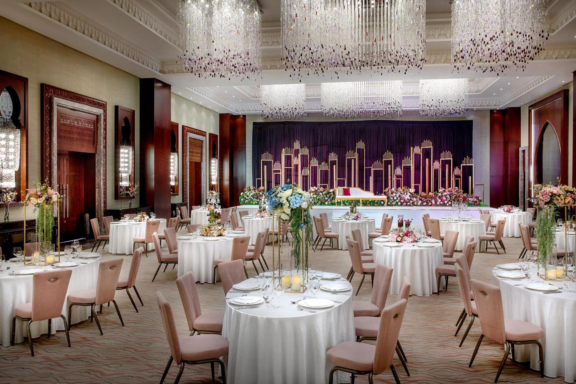 Ajman Saray, A Luxury Collection Resort, Ajman Ngoại thất bức ảnh The ballroom at The Oberoi, Mumbai